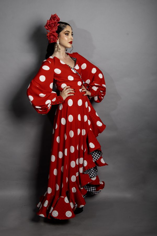 Bata flamenca roja y lunares blancos para feria de abril y romerías