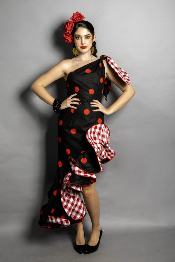 Vestido negro lunares rojos