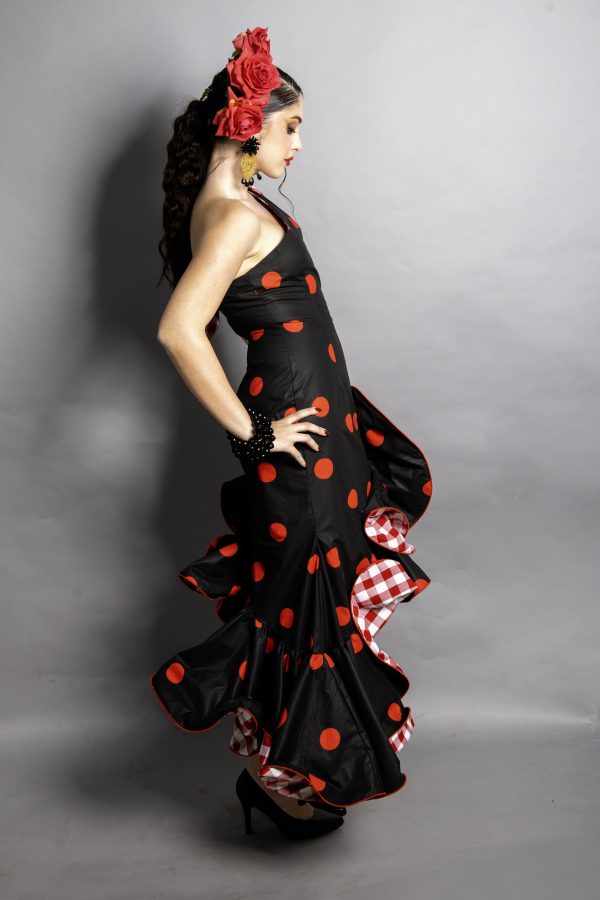 Vestido negro lunares rojos