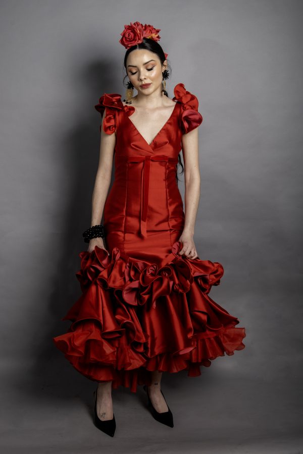 Vestido flamenca rojo cuello pico