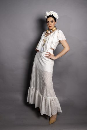 Falda rociera y corpiño blanco